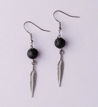 Pendientes de plumas de piedra de lava